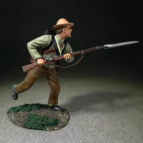Confederate Soldier Attacking with Bayonet Leveled