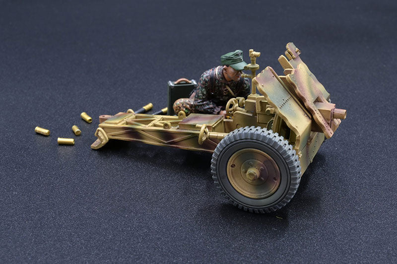 German 7.5cm Cannon (Leichtes Infanteriegeshutz 18) with Crew Figure