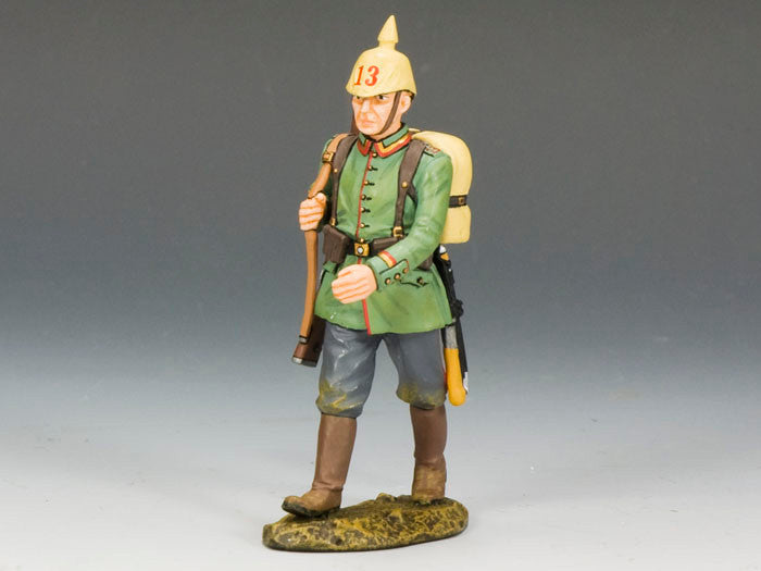Marching Rifleman with Helmut