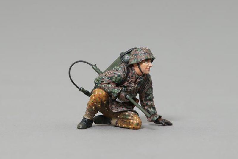 SS Soldier with Flamethrower - No Base