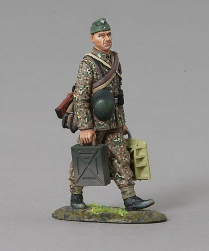 Soldier Carrying Base Plate SS Mortar Team