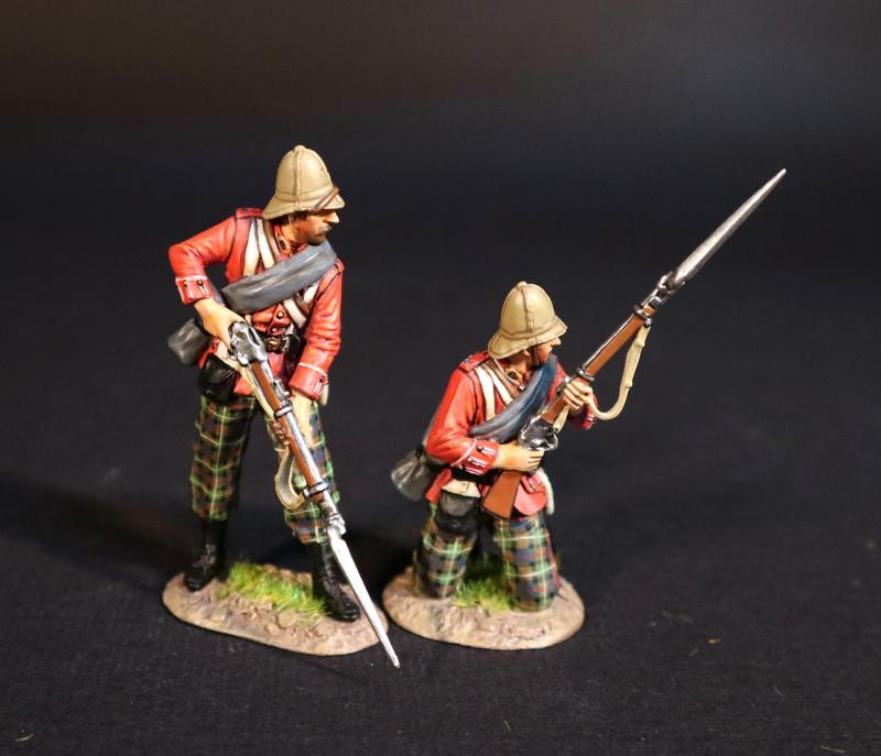 Two British Infantry Highlanders (standing rifle pointed downward, kneeling ready)